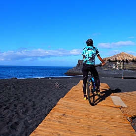 Por playas y barrios pesqueros