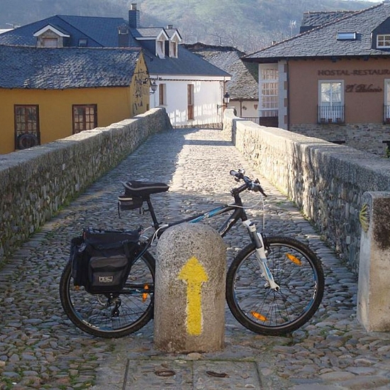 Camino de Santiago en bicicleta: la ruta francesa desde León hasta Santiago